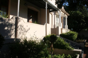Отель Glen Lilly Self Catering  Parow